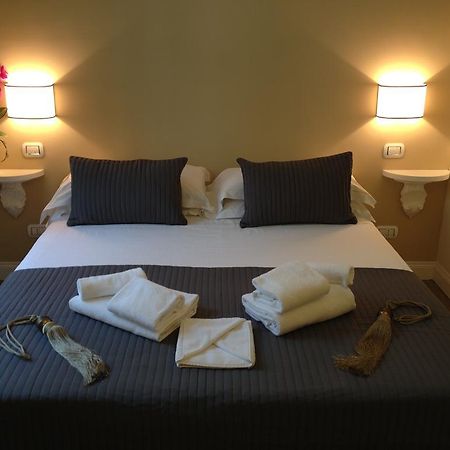 Cavour Forum Suites Rome Room photo