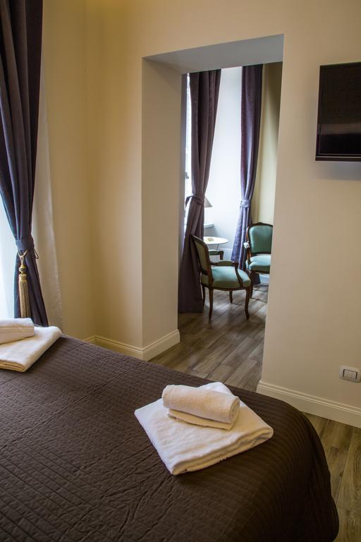 Cavour Forum Suites Rome Room photo