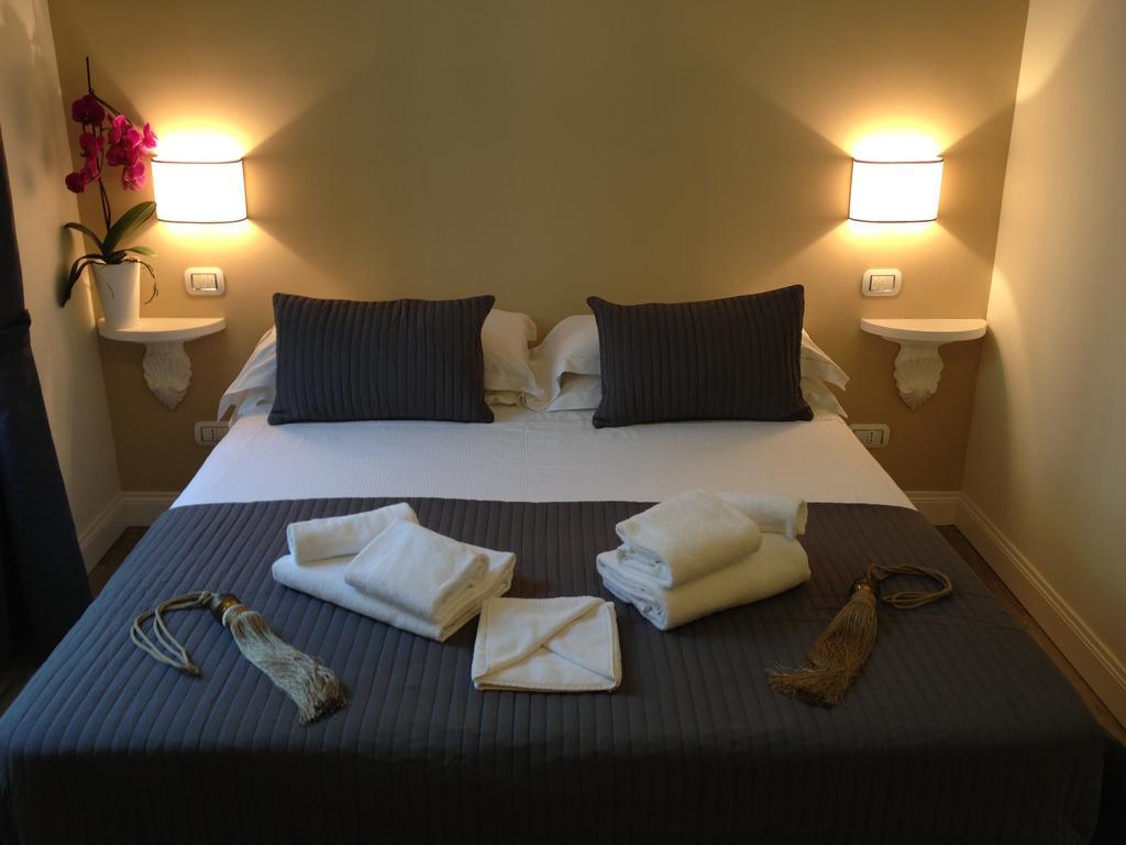 Cavour Forum Suites Rome Room photo